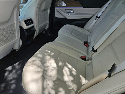 Certified 2025 Mercedes-Benz GLE 450 4MATIC image 21