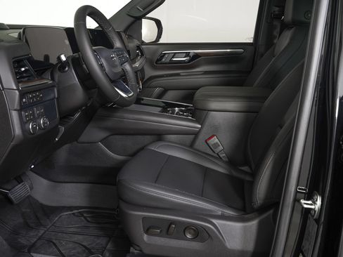 Used 2026 Chevrolet Tahoe Z71 w/ Comfort Package AWD/4WD image 16