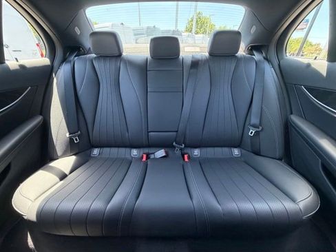 Used 2023 Mercedes-Benz E 350 4MATIC Sedan image 17