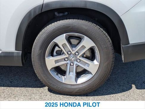 Certified 2025 Honda Pilot EX-L image 11