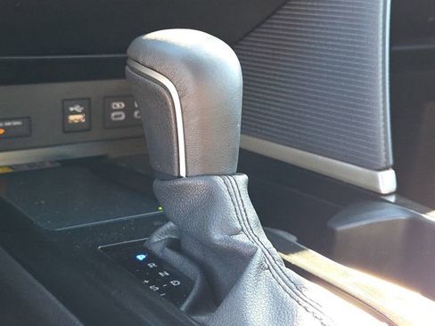 Used 2025 Toyota Camry SE FWD image 23