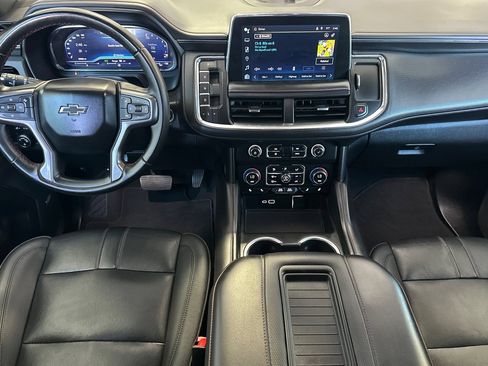 Used 2024 Chevrolet Suburban RST RWD image 19