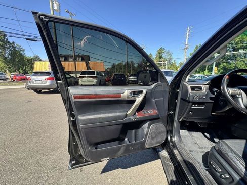 Used 2016 Lexus GX 460 w/ Premium Package AWD/4WD image 13
