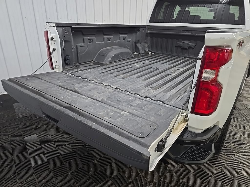 Used 2021 Chevrolet Silverado 2500 Custom w/ Custom Value Package AWD/4WD image 11