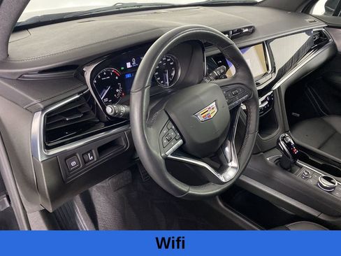 Used 2025 Cadillac XT6 Premium Luxury image 12