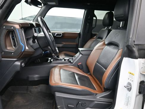 Used 2021 Ford Bronco Outer Banks w/ Sasquatch Package AWD/4WD image 13
