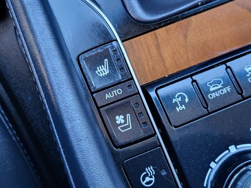 Used 2019 Lexus LX 570 4WD w/ Luxury Package image 35