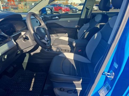 Used 2024 Volkswagen Taos SEL image 10