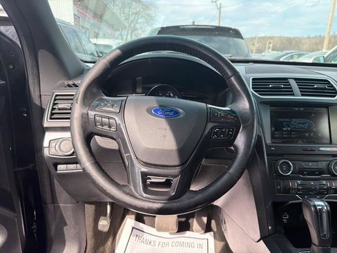 Used 2016 Ford Explorer XLT w/ Equipment Group 202A image 26