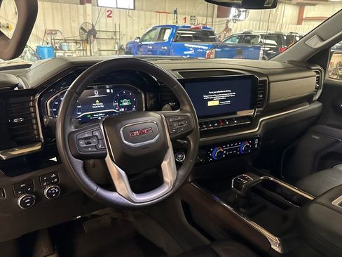 Certified 2022 GMC Sierra 1500 SLT w/ SLT Premium Package image 16