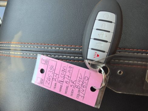 Used 2024 Nissan Altima 2.5 SR w/ SR Premium Package FWD image 33