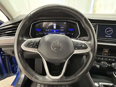 Used 2024 Volkswagen Jetta SE FWD image 21