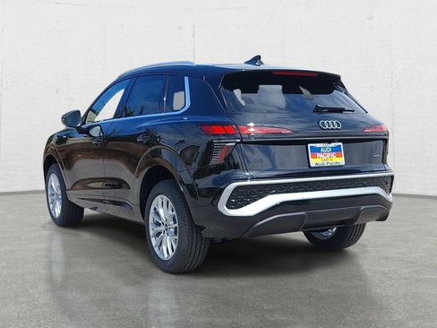 New 2026 Audi Q3 quattro 2.0T AWD/4WD image 7