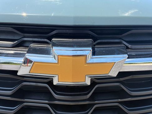 Used 2025 Chevrolet Trax LT w/ LT Convenience Package FWD image 10