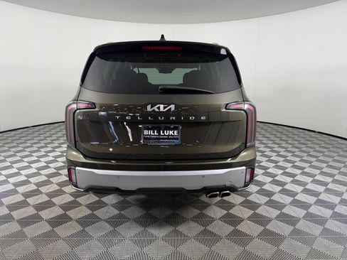 Used 2023 Kia Telluride EX w/ EX Captain's Chair Package FWD image 9