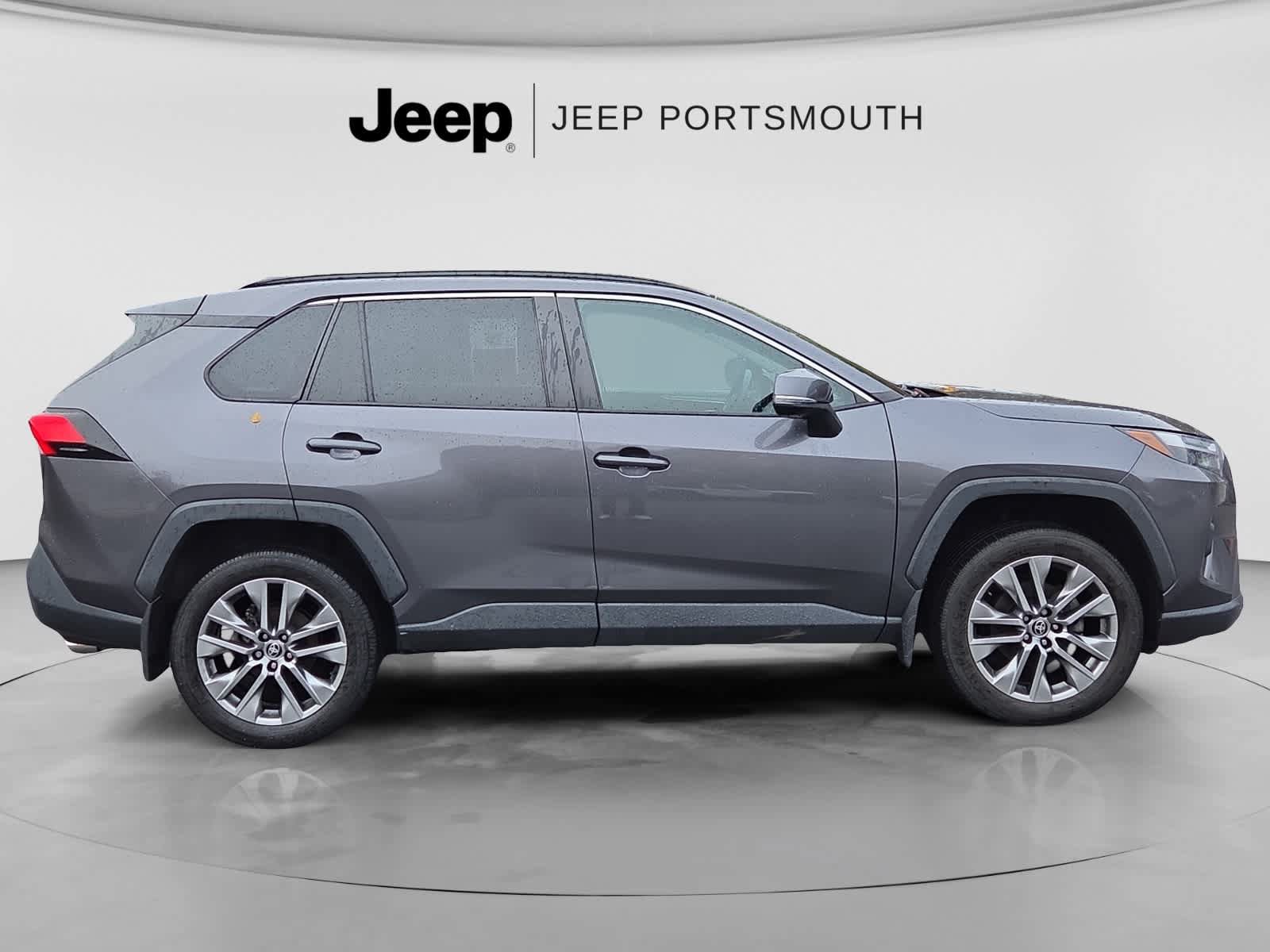 Used 2022 Toyota RAV4 XLE Premium AWD/4WD image 16