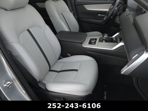 Used 2024 MAZDA CX-90 Plug-In Hybrid w/ Premium Pkg AWD/4WD image 45