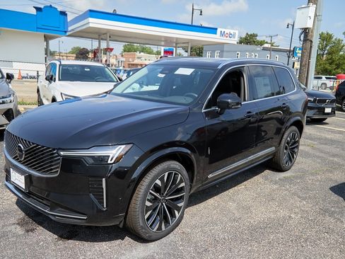 New 2025 Volvo XC90 B6 Plus w/ Protection Package image 6