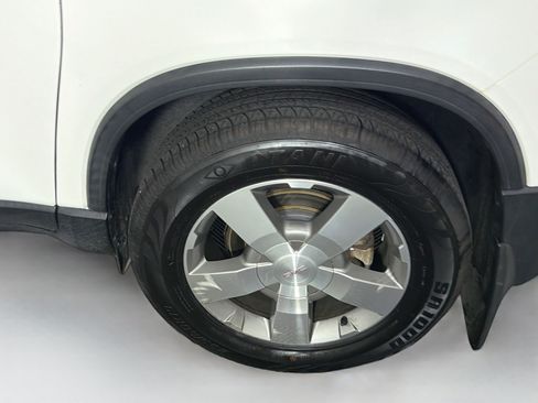 Used 2012 GMC Acadia SLT FWD image 11