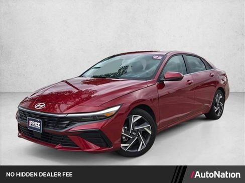 Used 2025 Hyundai Elantra Limited FWD image 1