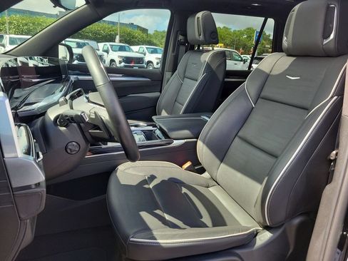 Certified 2025 Cadillac Escalade Sport AWD/4WD image 20
