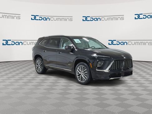 Certified 2025 Buick Enclave Avenir w/ Super Cruise Package image 3