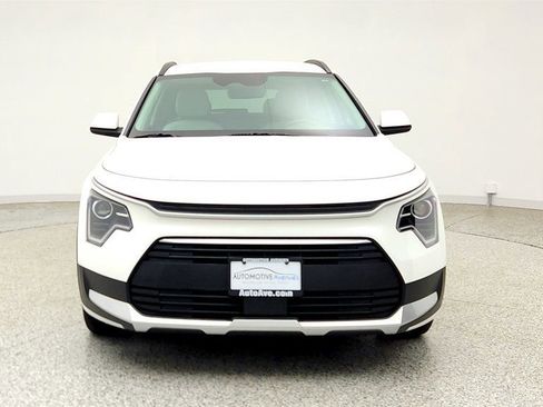 Used 2024 Kia Niro EX FWD image 2
