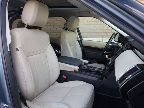Used 2019 Land Rover Discovery SE AWD/4WD image 35