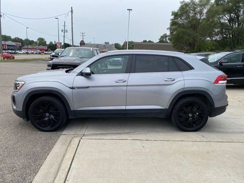 Used 2024 Volkswagen Atlas Cross Sport SE AWD/4WD image 10