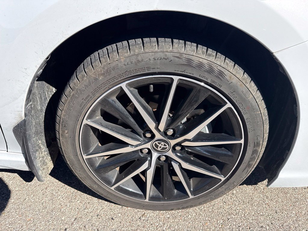 Used 2024 Toyota Camry SE w/ Cold Weather Package FWD image 15