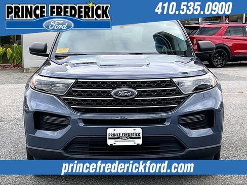 Used 2021 Ford Explorer XLT image 2