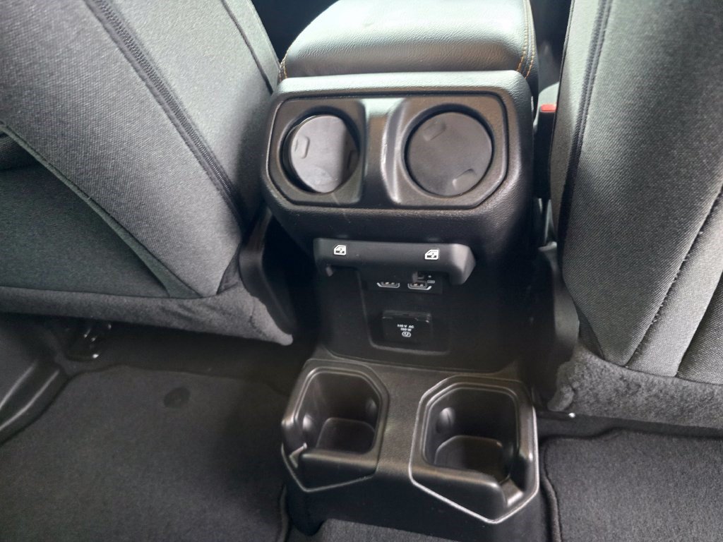 Used 2026 Jeep Wrangler Unlimited Sahara AWD/4WD image 38