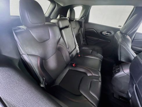 Used 2022 Jeep Cherokee Trailhawk w/ Trailer Tow Group image 24