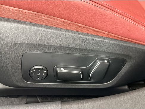 New 2026 BMW 330i Sedan w/ M Sport Package image 19