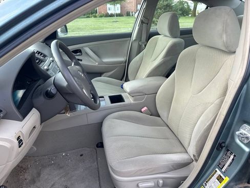 Used 2009 Toyota Camry LE FWD image 16