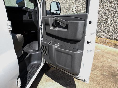Used 2019 Chevrolet Express 3500 Extended w/ Driver Convenience Package RWD image 32