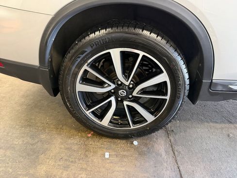 Used 2019 Nissan Rogue SL w/ Premium Package AWD/4WD image 27
