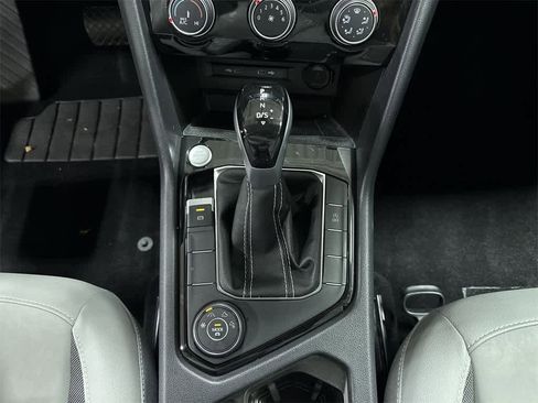 Used 2023 Volkswagen Taos SE w/ Panoramic Sunroof Package image 31