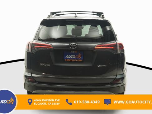 Used 2018 Toyota RAV4 Limited w/ Advanced Technology Package FWD image 13