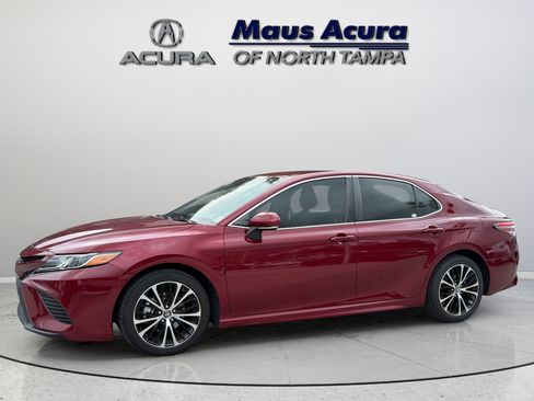 Used 2018 Toyota Camry SE w/ Convenience Package FWD image 5