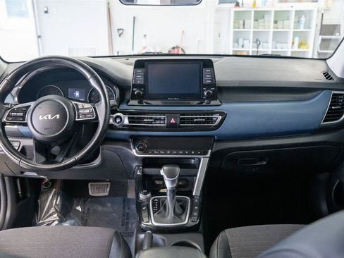 Used 2023 Kia Seltos S AWD/4WD image 15
