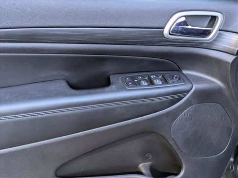 Used 2020 Jeep Grand Cherokee Laredo w/ 18" Wheel & 8.4" Radio Group image 14