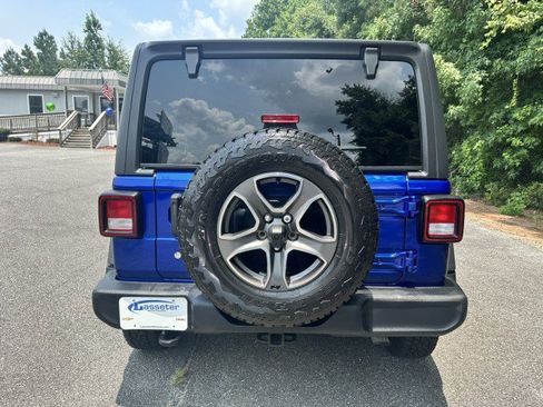 Used 2018 Jeep Wrangler Unlimited Sport S AWD/4WD image 4