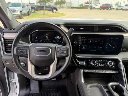 Used 2025 GMC Sierra 2500 Denali w/ Denali Reserve Package AWD/4WD image 14