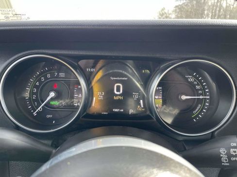 Used 2021 Jeep Wrangler Unlimited Sahara w/ Cold Weather Group image 26