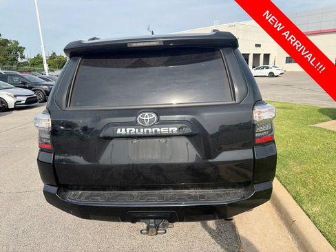 Used 2020 Toyota 4Runner SR5 AWD/4WD image 5