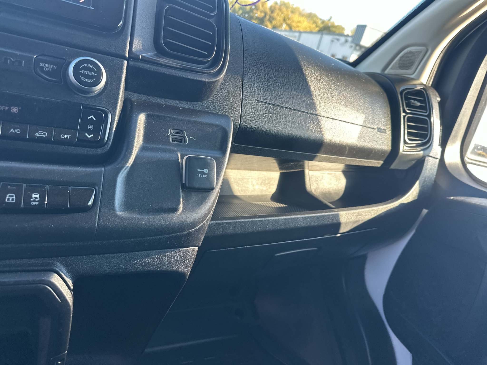 Used 2023 RAM ProMaster 2500 FWD image 13