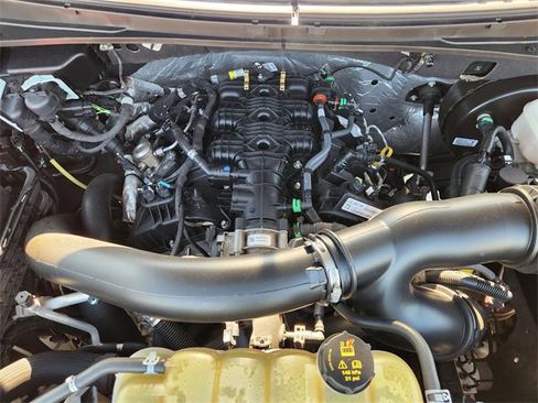 Used 2021 Ford Expedition Limited image 9