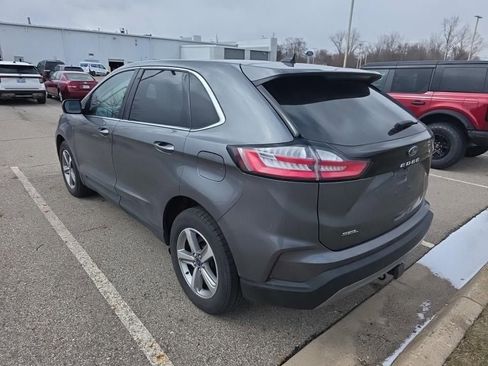 Used 2022 Ford Edge SEL w/ Convenience Package image 4
