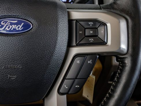 Used 2019 Ford F250 Lariat w/ Lariat Value Package image 17
